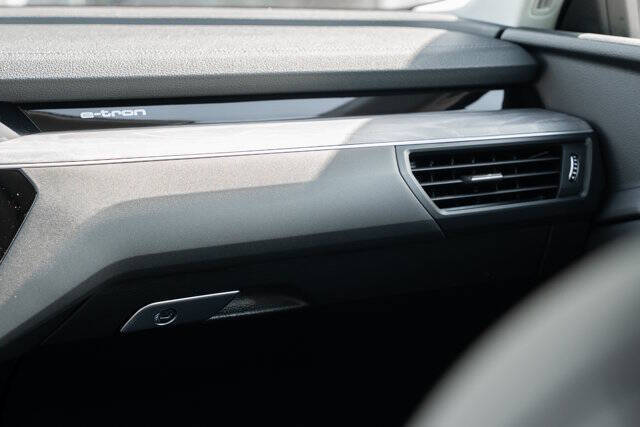 2024 Audi Q8 e-tron quattro Premium Plus