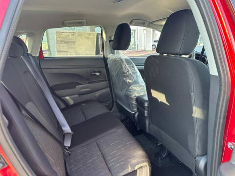 2025 Mitsubishi Outlander Sport ES