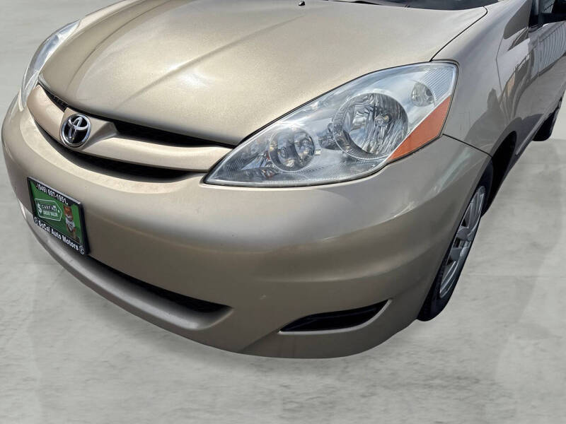 2008 Toyota Sienna LE 7-Passenger