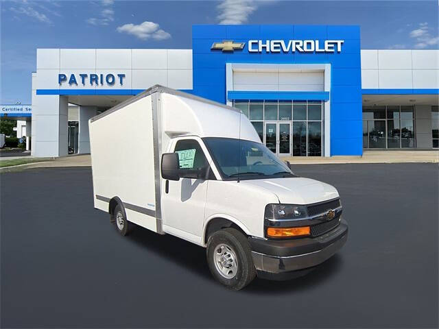 2025 Chevrolet Express 3500