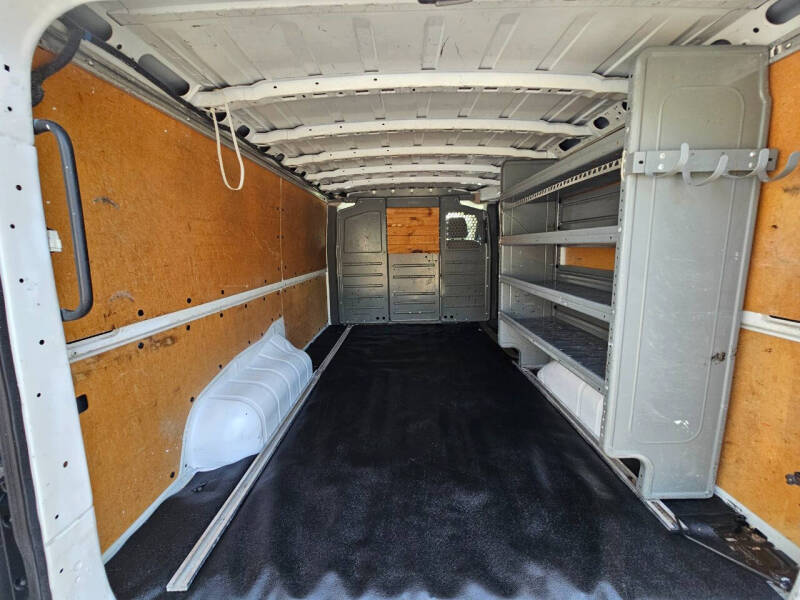 2016 Nissan NV 1500 SV