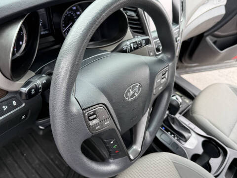 2017 Hyundai Santa Fe SE