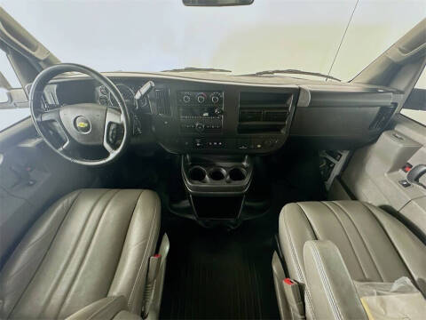 2022 Chevrolet Express 2500
