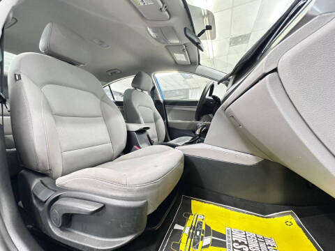 2018 Hyundai Elantra SE