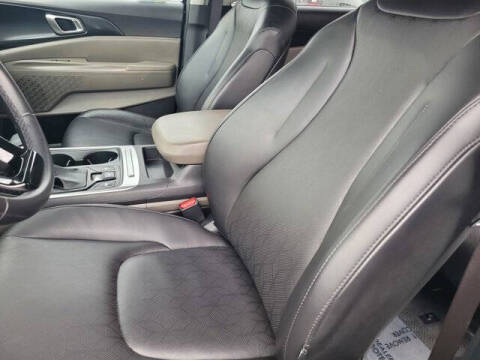 2025 Kia Carnival LXS