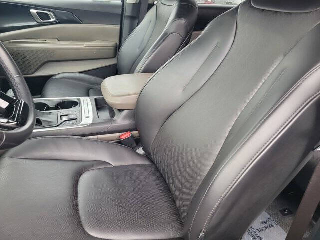 2025 Kia Carnival LXS