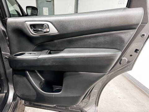 2020 Nissan Pathfinder SL