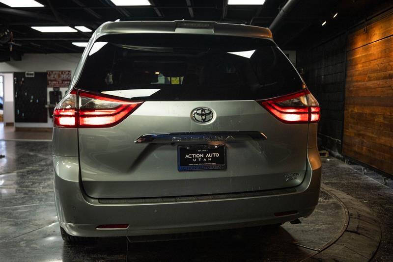 2020 Toyota Sienna Limited Premium 7-Passenger