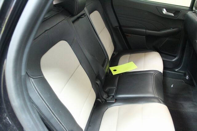 2021 Ford Escape Hybrid Titanium