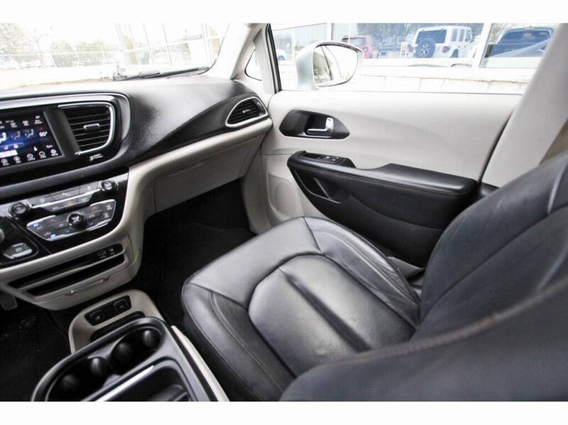 2020 Chrysler Pacifica Touring L