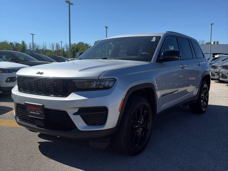 2025 Jeep Grand Cherokee Laredo