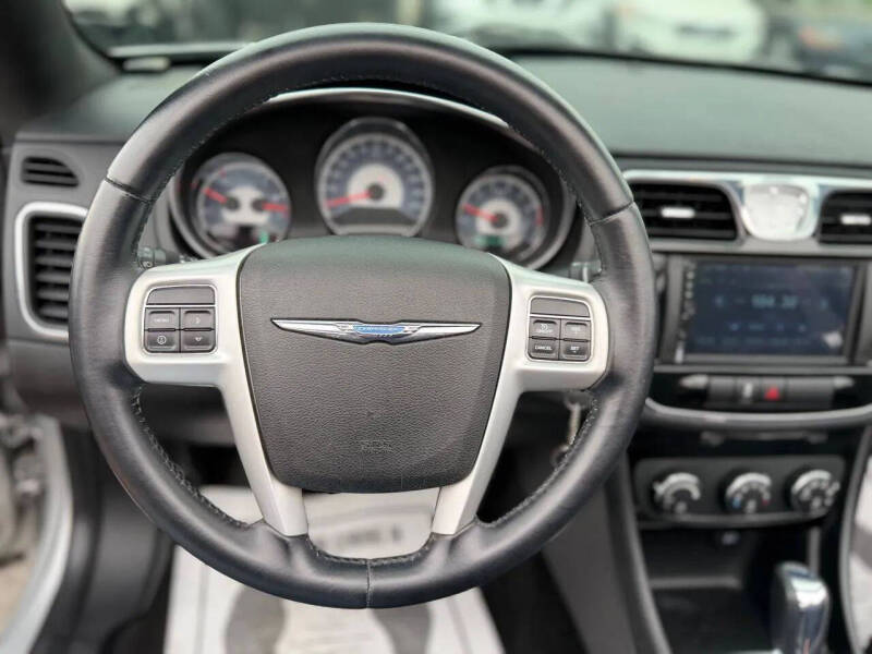 2012 Chrysler 200 Touring