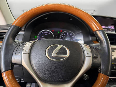 2013 Lexus ES 300h