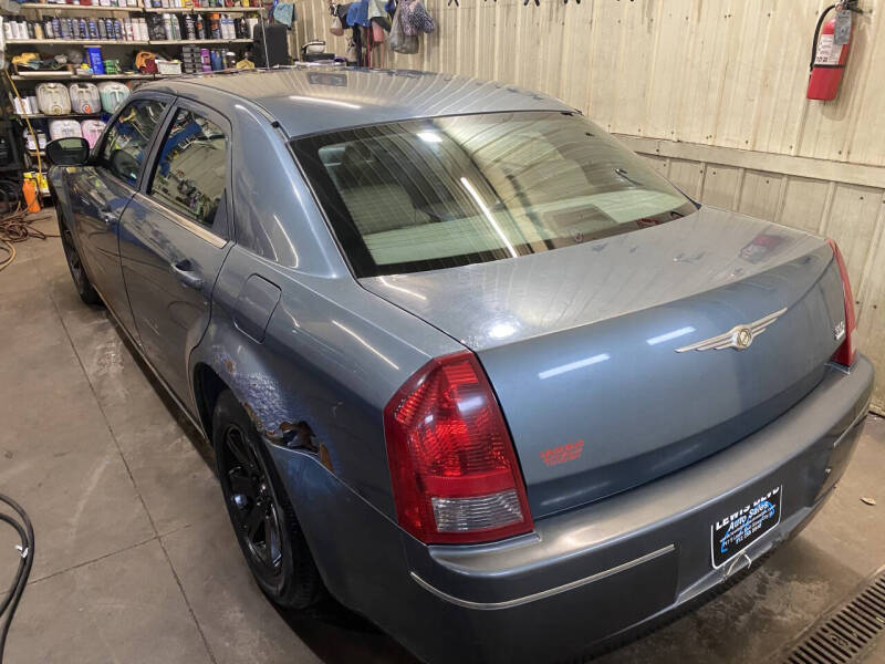 2006 Chrysler 300 for sale at Lewis Blvd Auto Sales in Sioux City IA