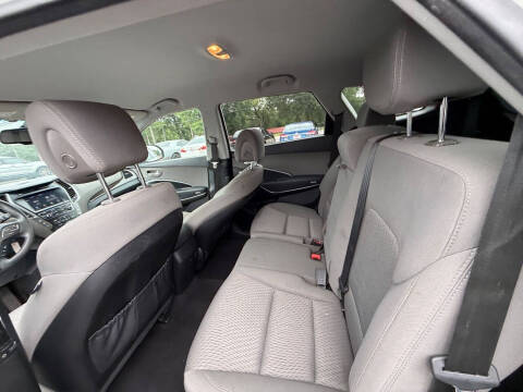 2017 Hyundai Santa Fe SE