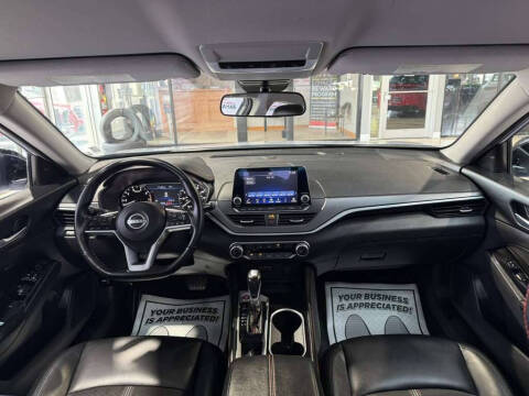 2025 Nissan Altima 2.5 SR