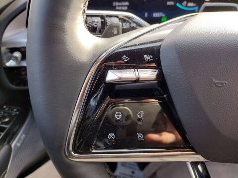 2025 Cadillac LYRIQ Luxury 3