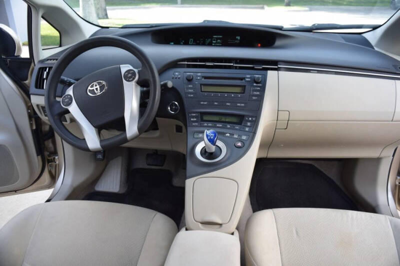 2010 Toyota Prius III