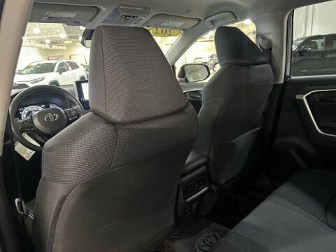 2025 Toyota RAV4 Hybrid LE