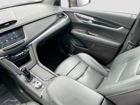 2022 Cadillac XT5 Premium Luxury