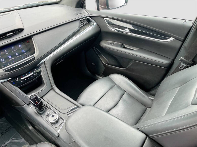 2022 Cadillac XT5 Premium Luxury