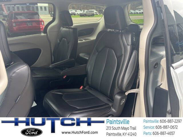 2024 Chrysler Pacifica Touring L
