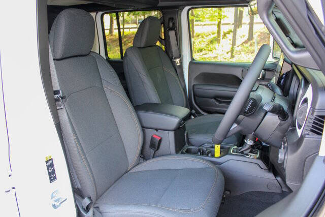 2025 Jeep Wrangler Sport RHD