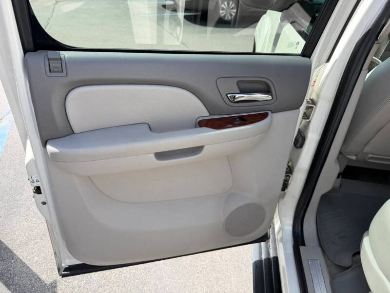 2014 Chevrolet Suburban LTZ