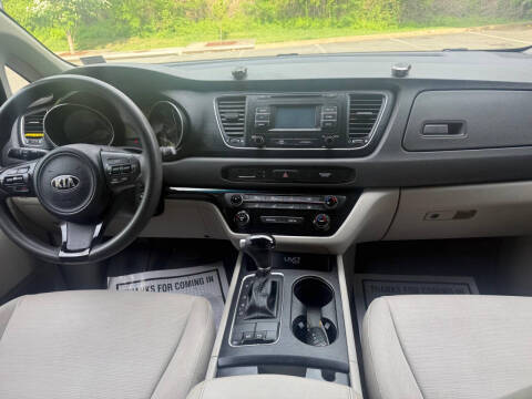 2015 Kia Sedona LX