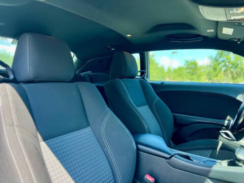 2022 Dodge Challenger SXT