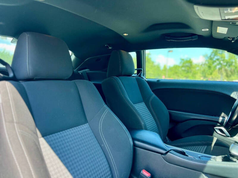 2022 Dodge Challenger SXT