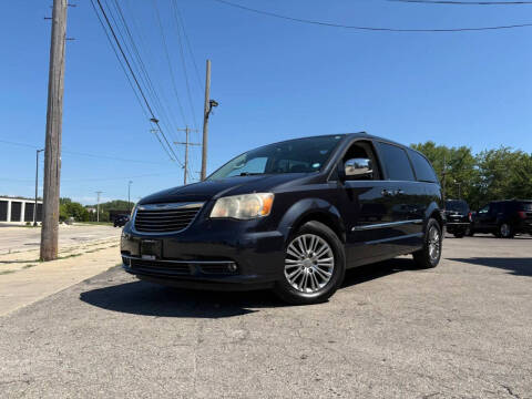 2014 Chrysler Town and Country Touring-L
