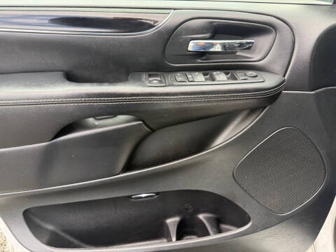 2016 Dodge Grand Caravan SXT Plus