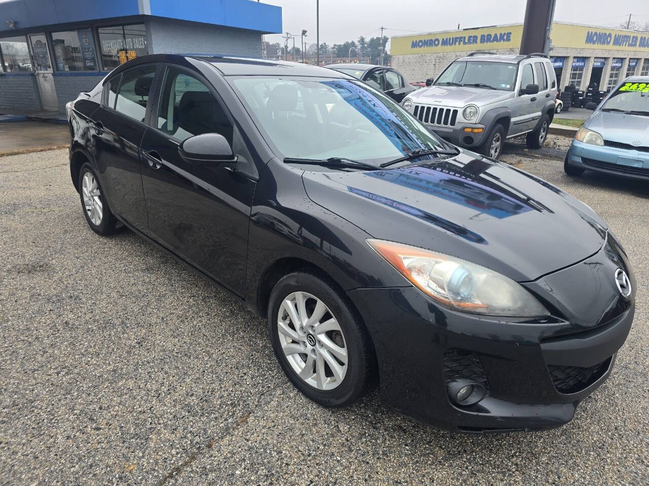 2013 Mazda Mazda3 for sale at QUEENSGATE AUTO SALES in York, PA