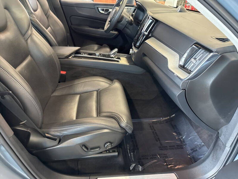 2022 Volvo XC60 Recharge T8 Inscription