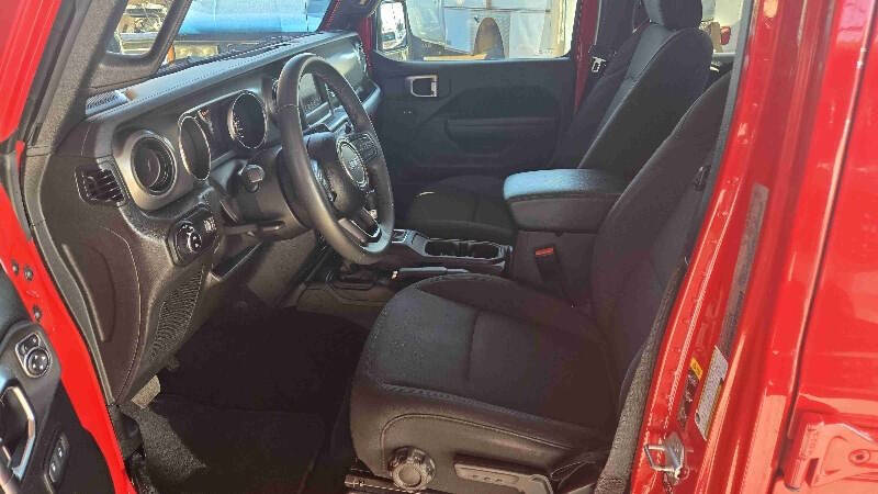 2023 Jeep Gladiator Sport