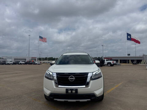 2024 Nissan Pathfinder SL