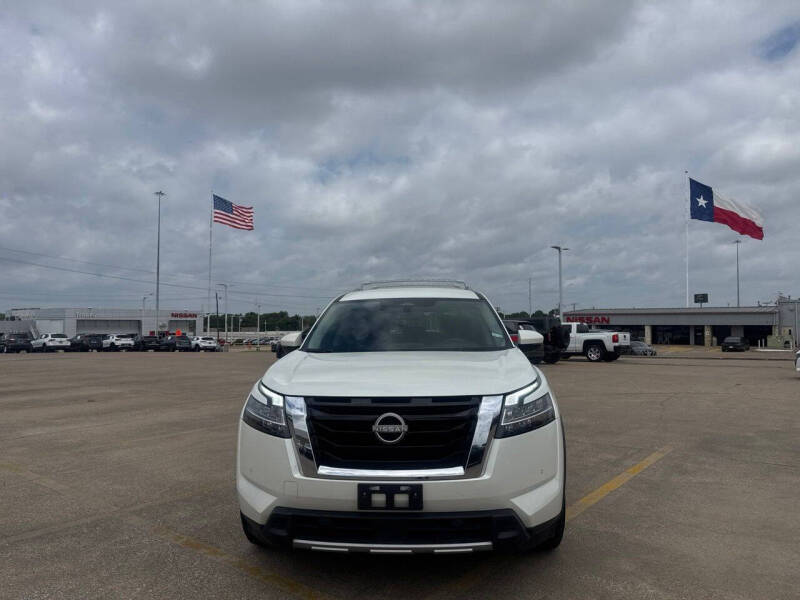 2024 Nissan Pathfinder SL