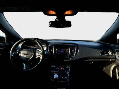 2016 Chrysler 200 S