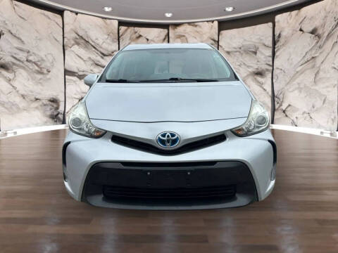2015 Toyota Prius v Three