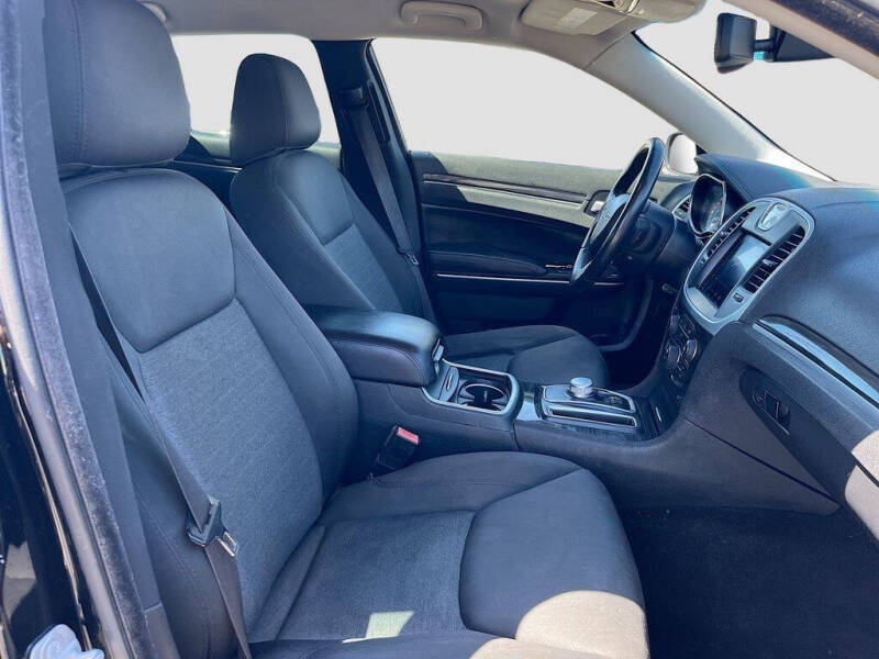 2020 Chrysler 300 Touring
