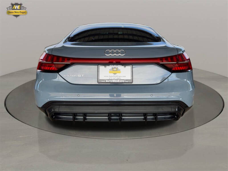 2022 Audi e-tron GT quattro Premium Plus