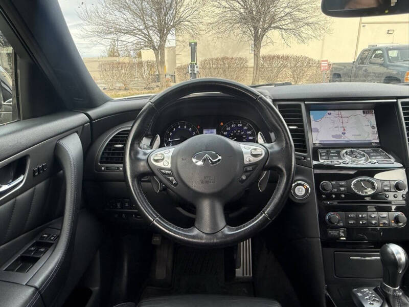 2017 Infiniti QX70
