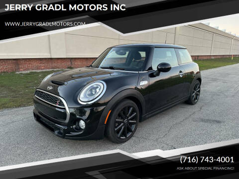 2014 MINI Hardtop for sale at JERRY GRADL MOTORS INC in North Tonawanda NY