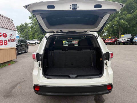 2016 Toyota Highlander LE