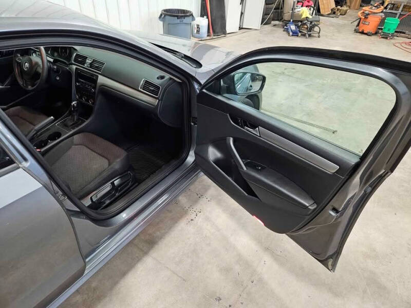 2014 Volkswagen Passat 1.8T S