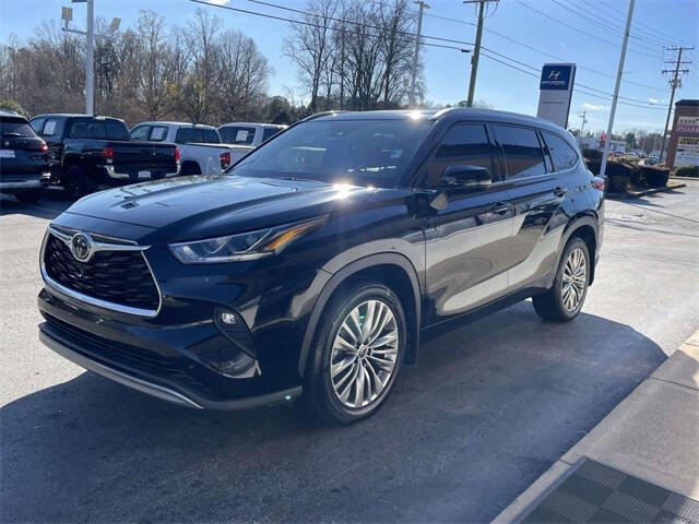 2022 Toyota Highlander Platinum