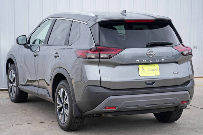 2022 Nissan Rogue SV