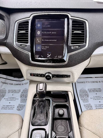 2017 Volvo XC90 T6 Momentum