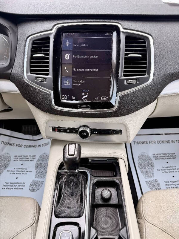 2017 Volvo XC90 T6 Momentum